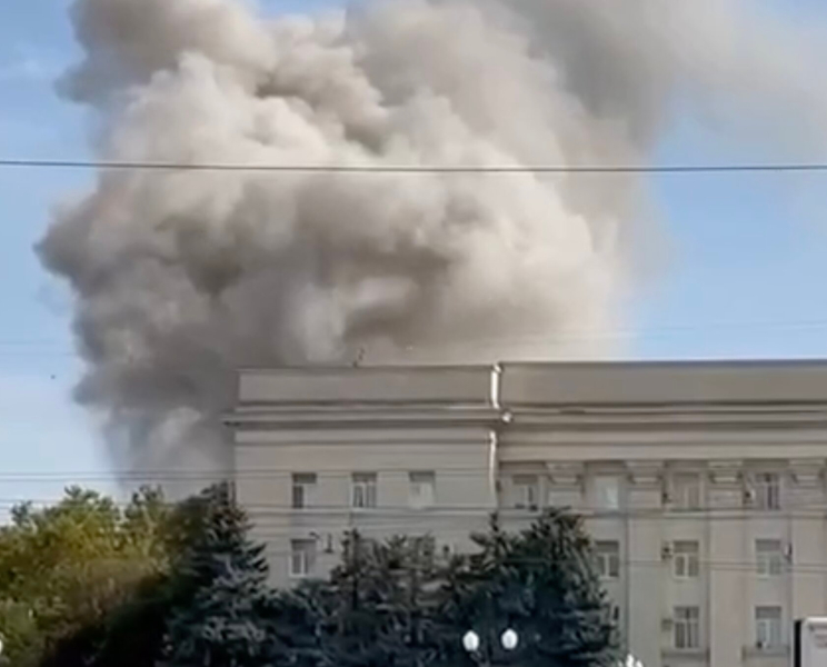 Fuertes explosiones se escucharon en Kherson: humo espeso se elevó sobre la ciudad