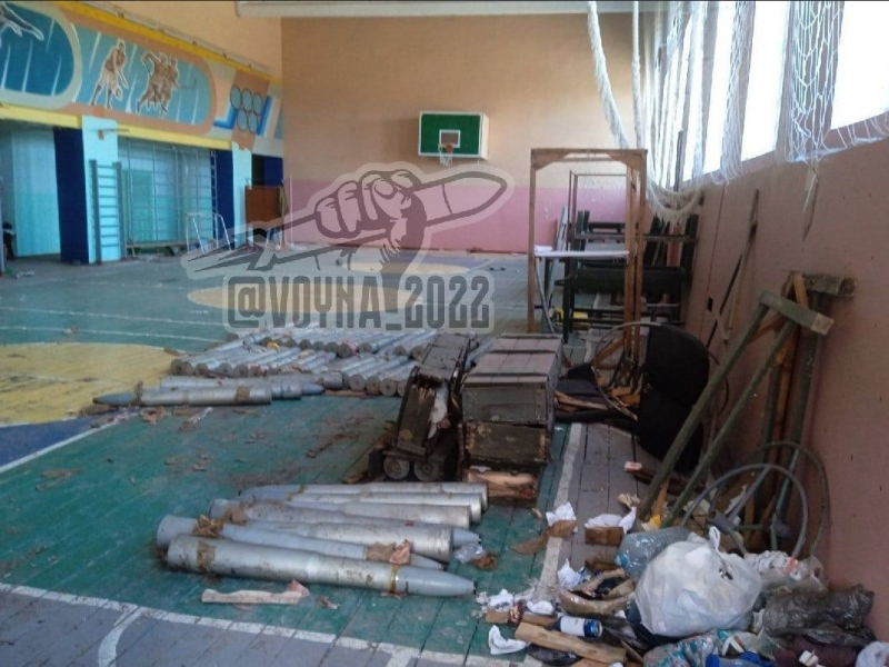 Los rusos instalaron la base militar Kupyanskaya justo en la escuela: lo mostraron en Stratcom