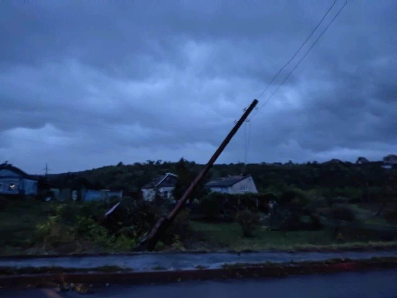 Tejados arrancados, árboles rotos y víctimas: un clima terrible golpeó la región de Kursk