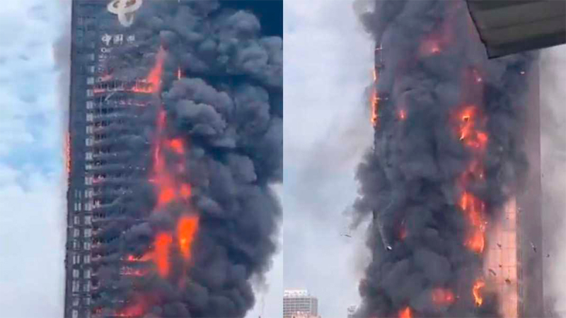 En China, un enorme incendio envolvió un rascacielos: el edificio se quemó por completo en 20 minutos 
