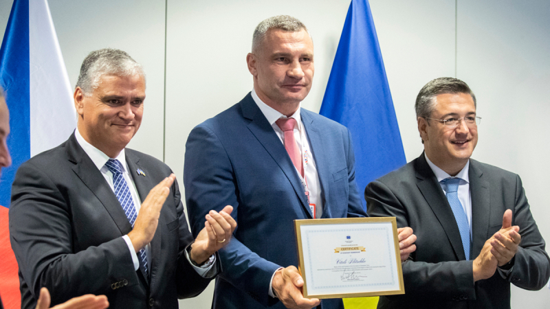 Vitali Klitschko se convirtió en miembro honorario del Comité Europeo de las Regiones