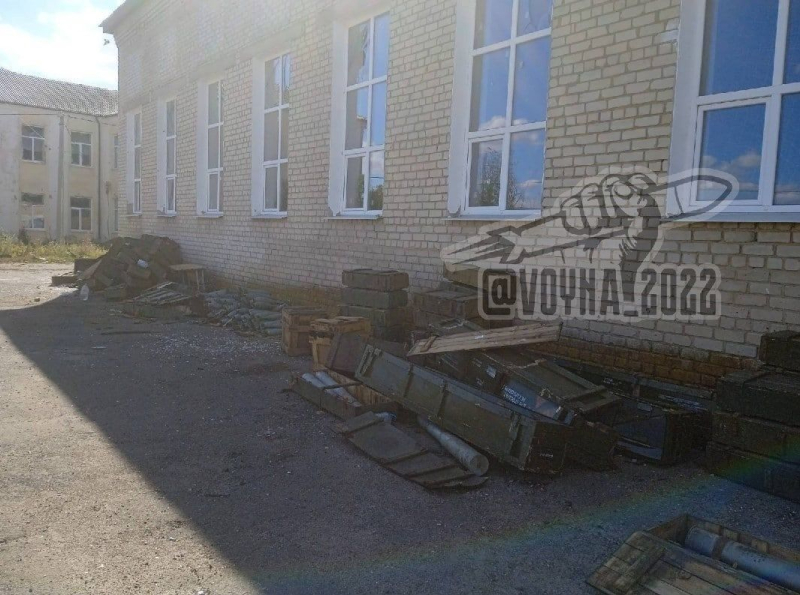 Los rusos establecieron una base militar en Kupyansk justo en la escuela: las fotos fueron mostrado en StratCom