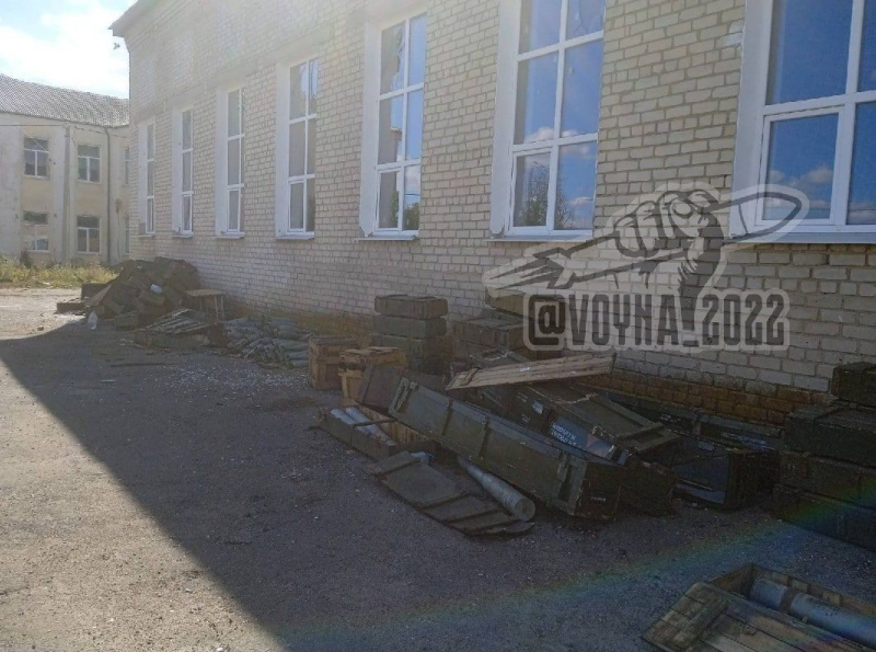 Los rusos establecieron una base militar en Kupyansk justo en la escuela: se mostraron fotos en StratCom