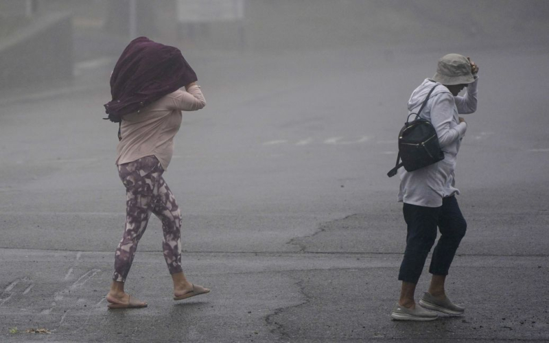 Japón inunda el tifón más poderoso: las autoridades se preparan para lo peor