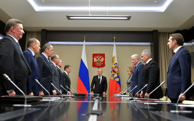 El séquito de Putin para negociar la rendición – ex-ministro