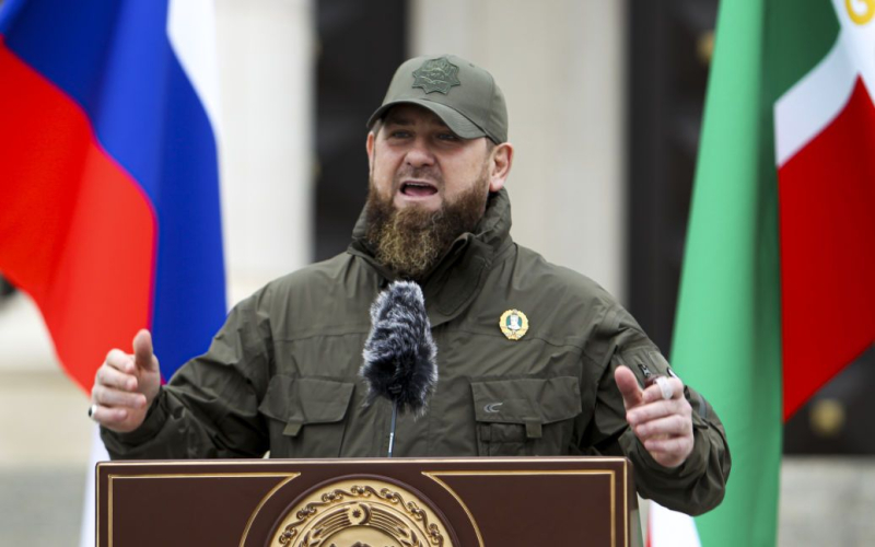 Otra tontería de Kadyrov: pide ayuda en la 