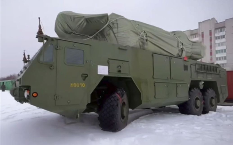 La Federación Rusa fortalece la agrupación de tropas en Bielorrusia: se entregó una batería del sistema de defensa aérea Tor (video)