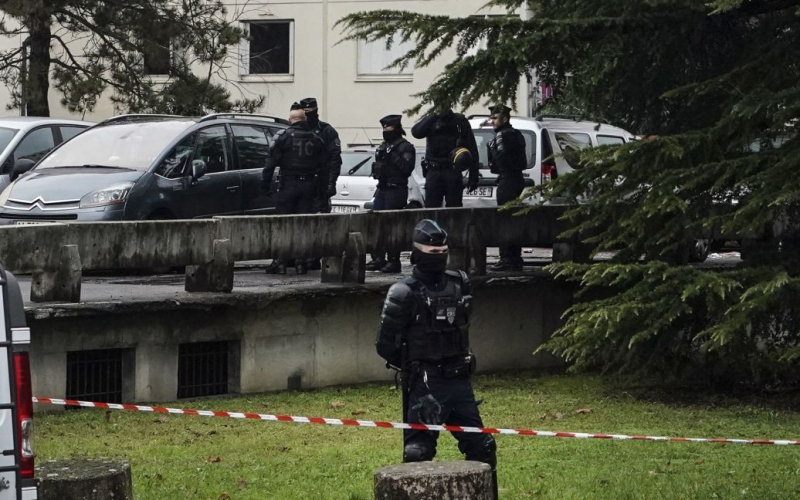 Centro de tiro París : dos muertos, cuatro heridos