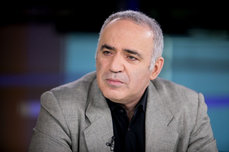 Cruzó el ecuador - Kasparov dijo cuando la guerra podría terminar