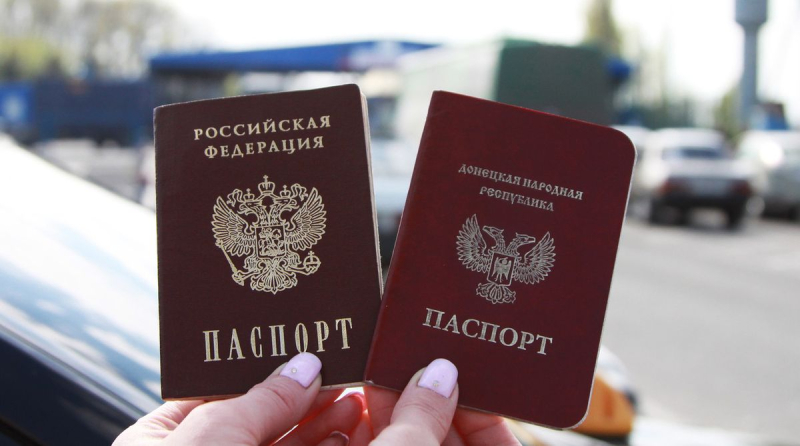 Se intensifica la pasaporteización forzada: los invasores en Donbas manipulan el trabajo