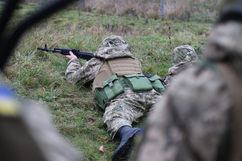 Camuflaje y posición de tiro: APU mostró nuevas fotos de ejercicios en Gran Bretaña