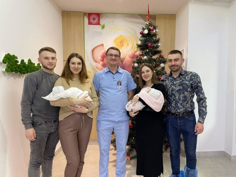 Niño y niña: hermanas en Lviv dieron a luz a dos niños al mismo tiempo