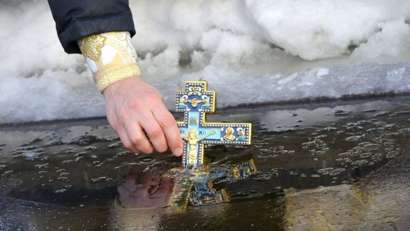 Un trabajador de una empresa de servicios públicos de agua fue despedido en Rivne debido a la consagración de un área de captación por un sacerdote de la UOC-MP