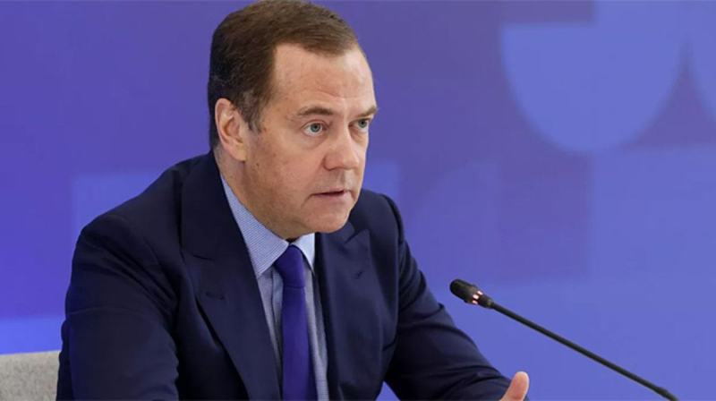 Medvedev comparó absurdamente la invasión de Ucrania con la guerra contra Napoleón y Hitler