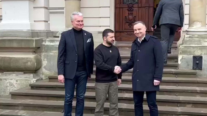 Zelensky, Duda y Nausėda se reunieron en Lviv y firmaron la declaración del Triángulo de Lublin