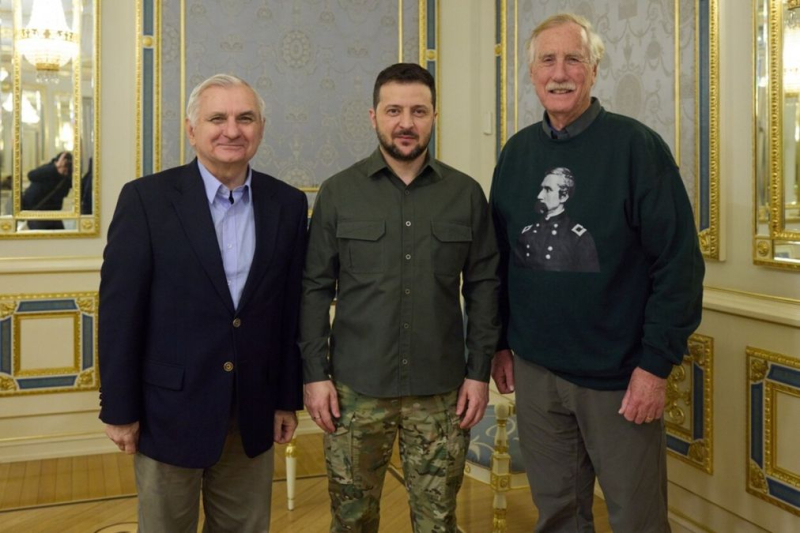 Una delegación de senadores estadounidenses visitó Kyiv: Zelensky ya se reunió con ellos