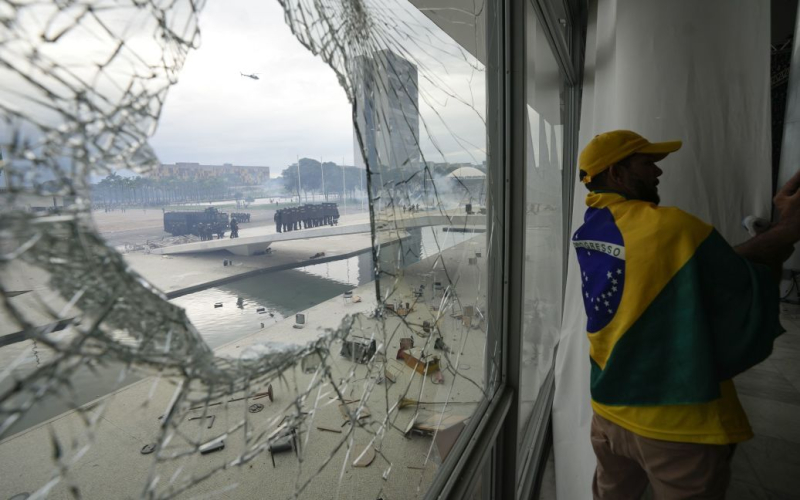 Brasil ha declarado estado de emergencia en la capital: el presidente promete castigar a los manifestantes