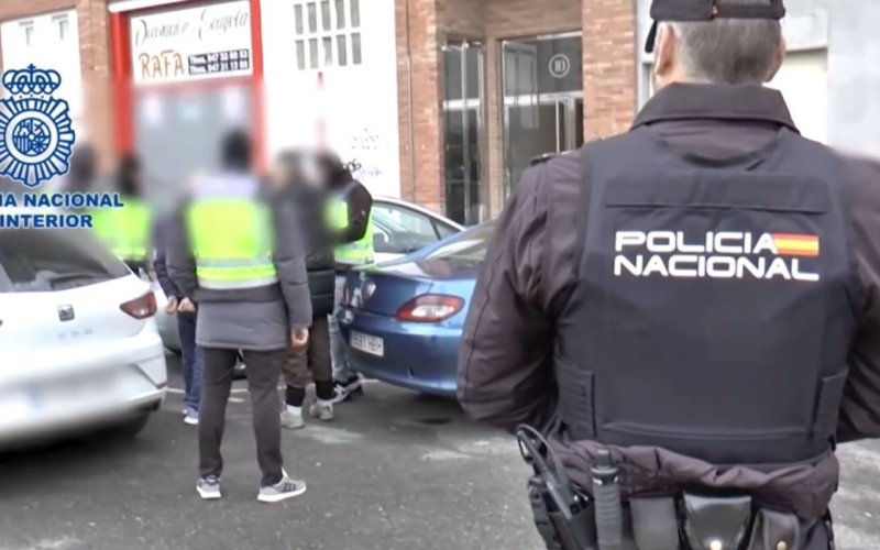 Detienen en España a un hombre que enviaba cartas con explosivos (video)
