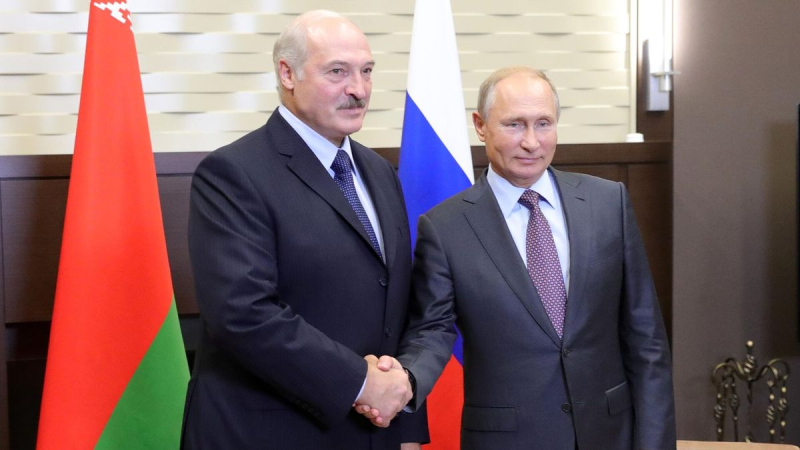 Te daremos ayuda, pero no la necesitas, – cómo Lukashenka continúa maniobrando ante Putin