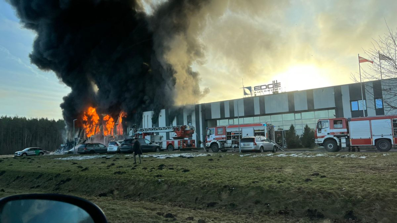 Hubo un incendio a gran escala en Letonia en una planta de producción de drones que se está transfiriendo a Ucrania