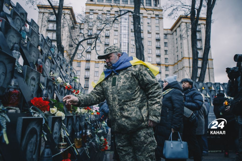 Una procesión para conmemorar el aniversario de la ejecución de los Cien Héroes Celestiales tuvo lugar en Kiev