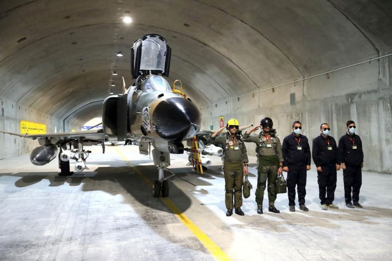 Irán por primera vez mostró abiertamente su base aérea subterránea
