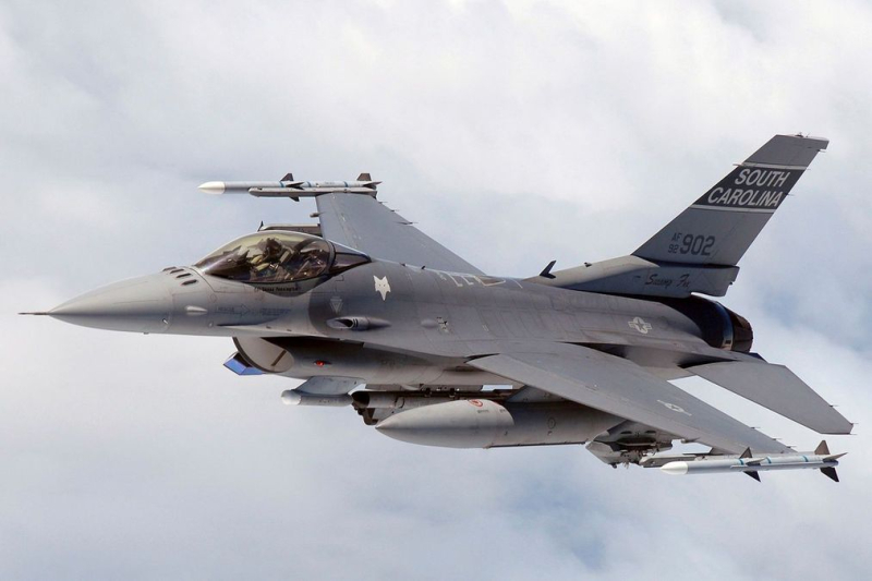 F-16 o ATACMS: Ucrania puede recibir una poderosa 