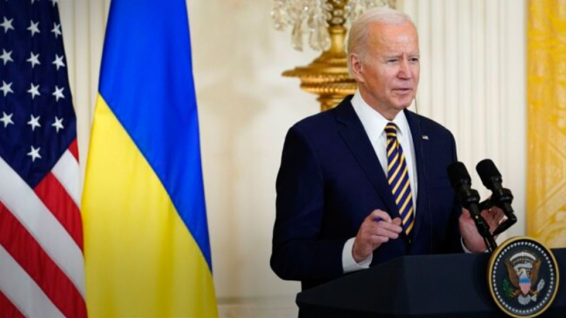 Trataron de contrabandear a Biden a Ucrania en el aniversario de una guerra a gran escala, – Politico