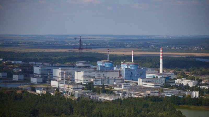 Como resultado del bombardeo masivo en la central nuclear Khmelnytsky, la unidad de energía se detuvo