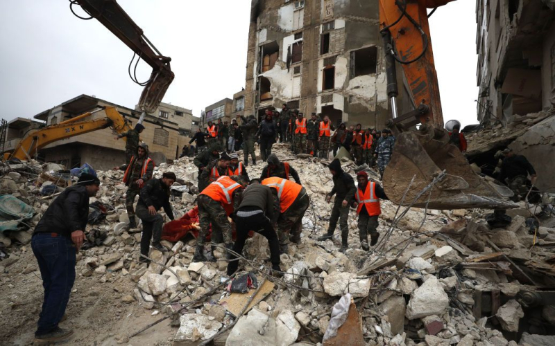 Las casas se apilan como tarjetas: fotos y videos espeluznantes del terremoto de Turquía