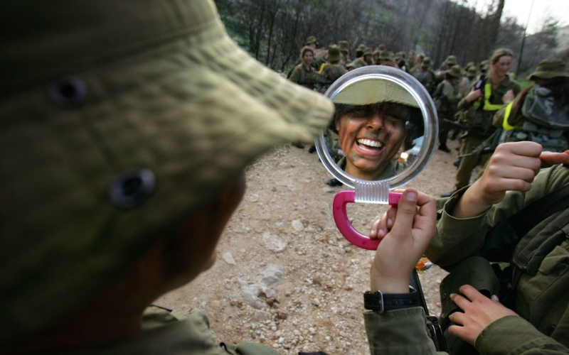 "Las personas con discapacidad sirven, las niñas– todas": un excomando del ejército israelí