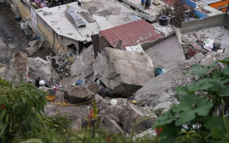 Ocurrió un poderoso deslizamiento de tierra en Perú: decenas de personas quedaron bajo tierra (video)