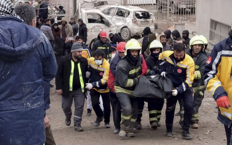 Nuevo terremoto en Turquía: edificio se derrumbó en vivo (video)