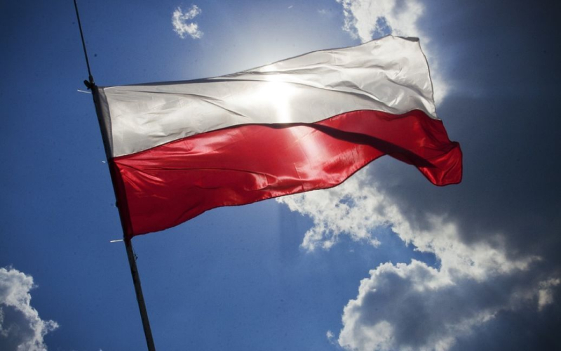 En Varsovia, diplomáticos rusos fueron despertados por explosiones y alarmas (vídeo)