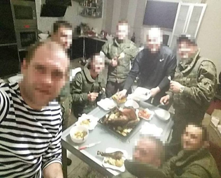 Dejamos una selfie como recordatorio: invasores en la región de Kharkiv robaron una casa por un millón de hryvnia 