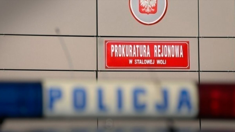 Un cuerpo envuelto en una alfombra cayó durante la demolición de un edificio en Polonia