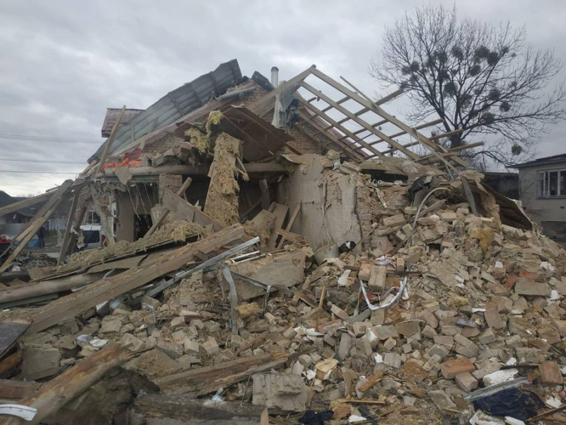 Dos casas fueron completamente destruidas, otras 20 fueron dañadas: Rusia mató a 2 familias en el Región de Lviv