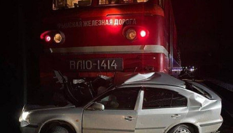 En Crimea, un tren aplastó un vagón en un cruce: todos los pasajeros murieron