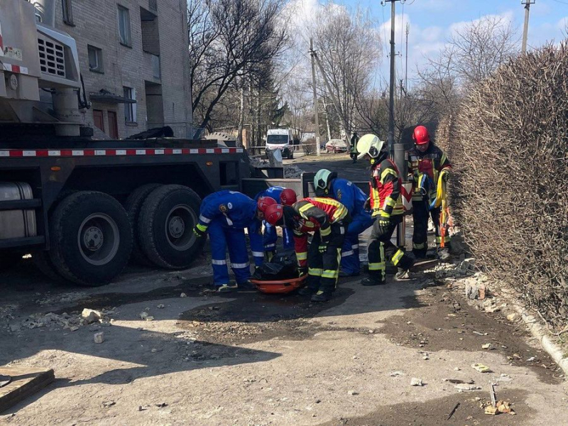 Ataque terrorista de Rzhishchev: los cuerpos de 3 muertos más fueron sacados de entre los escombros