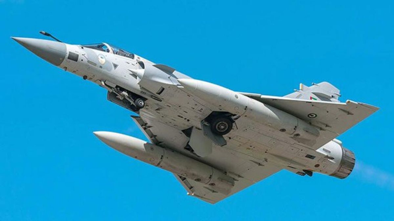Ucrania puede obtener 40 aviones de combate Mirage que Francia quiere comprar a los EAU, medios