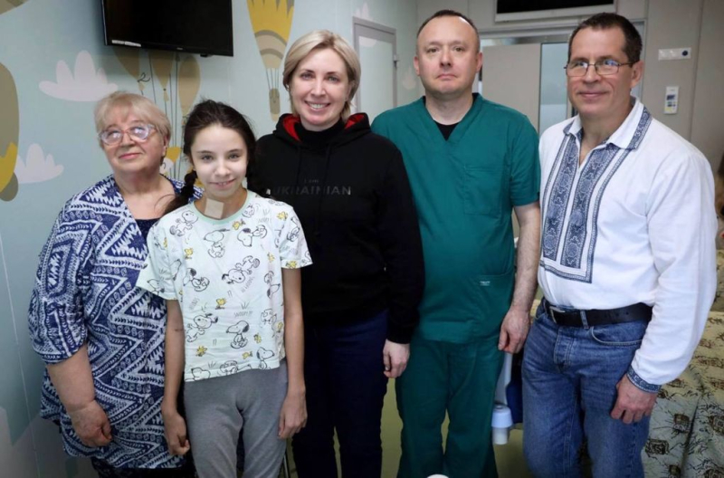 Solo una abuela menciona: los médicos operaron a Nastya, de 12 años, que escapó del guerra gratis