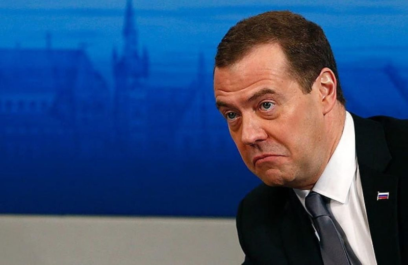 Desalojo de la UOC-MP de Lavra: Medvedev recordó el apocalipsis y amenaza a Zelensky con el juicio de Dios 