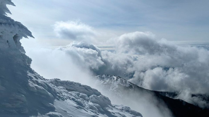 Heladas severas golpean los Cárpatos: fotos increíbles de las montañas de 