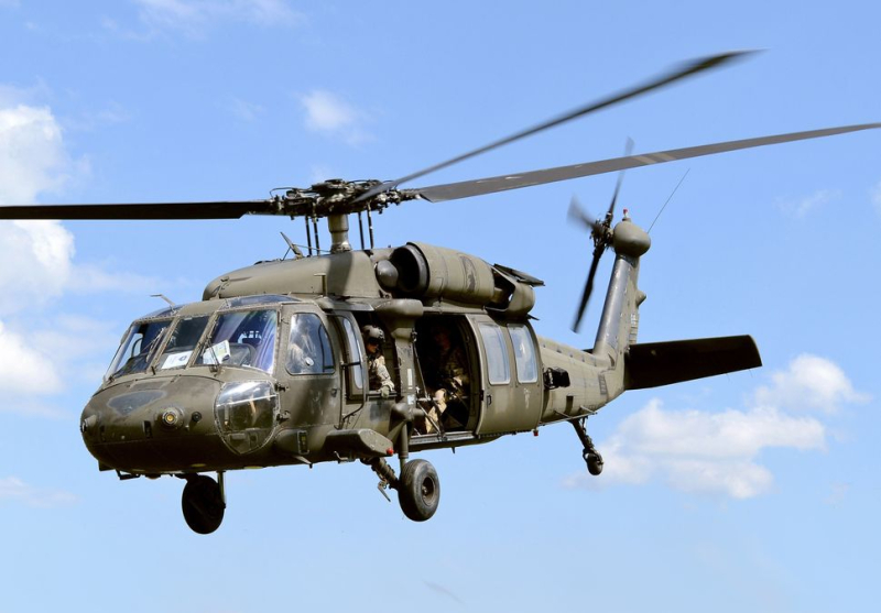 Un helicóptero militar Black Hawk con 10 militares se estrelló en el mar en Japón: el destino de se desconoce la tripulación