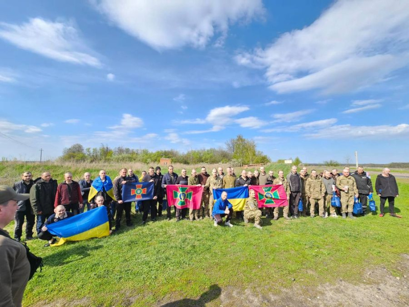44 ucranianos más regresaron a casa del cautiverio