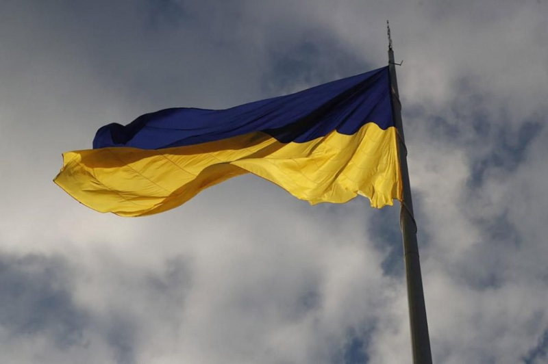 Pancarta ucraniana levantada en el centro de San Petersburgo: video interesante
