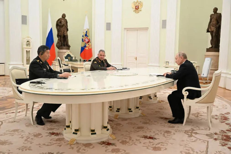 Putin se reunió con el ministro de defensa chino: ambos hablaron con cinismo sobre la 'cooperación'