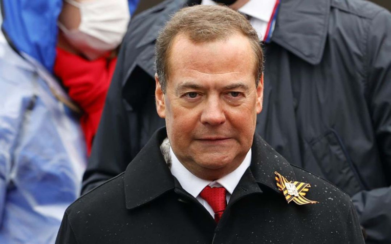 Medvedev tiene un ataque de rabieta: habla de "restauración de la Commonwealth" y guerra contra Rusia