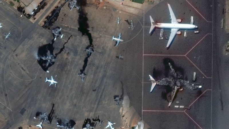 Imágenes satelitales revelan avión SkyUp destruido en Sudán: nuevos detalles de colisión