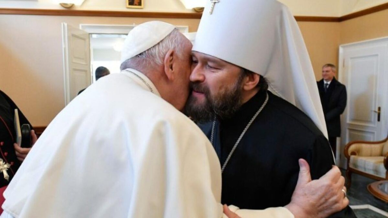 El Papa en Hungría trató con el metropolitano sancionado de la Iglesia Ortodoxa Rusa